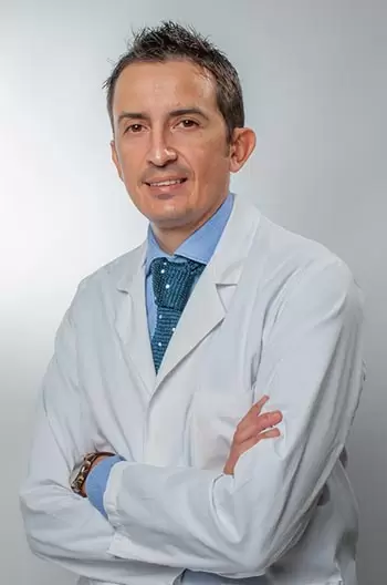 Dott Alessio Biazzo Chirurgo Ortopedico Specialista in protesi mininvasiva del ginocchio e dell'anca Dott Alessio Biazzo Chirurgo Ortopedico Specialista in protesi mininvasiva del ginocchio e dell'anca